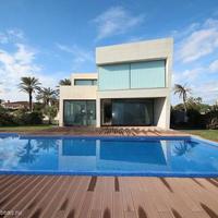 Villa at the first line of the sea / lake in Spain, Comunitat Valenciana, Alicante, 500 sq.m.