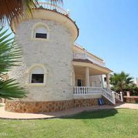 Villa at the second line of the sea / lake in Spain, Comunitat Valenciana, Alicante, 380 sq.m.
