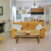 Дом на первой линии моря/озера в Испании, Каталония, Багур, 120 кв.м.