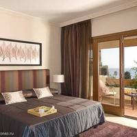 Penthouse at the first line of the sea / lake in Spain, Andalucia, 491 sq.m.