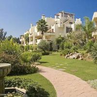 Penthouse at the first line of the sea / lake in Spain, Andalucia, 491 sq.m.