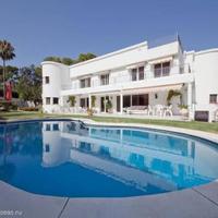 Villa in the city center in Spain, Andalucia, 288 sq.m.