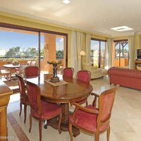 Flat at the second line of the sea / lake, in the city center in Spain, Andalucia, 325 sq.m.