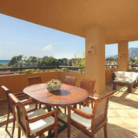 Flat at the second line of the sea / lake, in the city center in Spain, Andalucia, 325 sq.m.