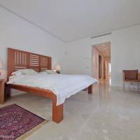 Flat in the city center in Spain, Andalucia, 282 sq.m.