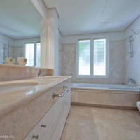 Flat in the city center in Spain, Andalucia, 282 sq.m.