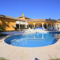 Villa in Spain, Andalucia, 900 sq.m.