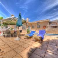 Villa in Spain, Andalucia, 335 sq.m.