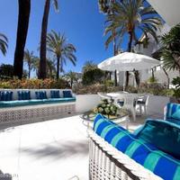 Apartment at the first line of the sea / lake in Spain, Andalucia, 135 sq.m.