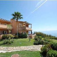 Townhouse at the first line of the sea / lake in Spain, Andalucia, 124 sq.m.