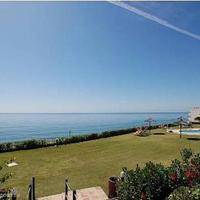 Townhouse at the first line of the sea / lake in Spain, Andalucia, 124 sq.m.