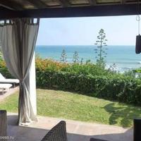 Townhouse at the first line of the sea / lake in Spain, Andalucia, 100 sq.m.