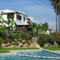 Townhouse at the first line of the sea / lake in Spain, Andalucia, 100 sq.m.