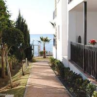 Apartment at the first line of the sea / lake in Spain, Andalucia, 75 sq.m.
