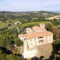 Villa in Italy, 2500 sq.m.