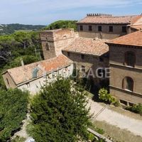 Villa in Italy, 2500 sq.m.