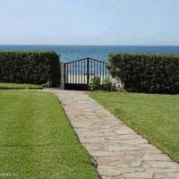 Дом на первой линии моря/озера в Испании, Андалусия, 475 кв.м.