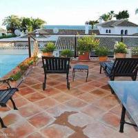 Вилла на первой линии моря/озера в Испании, Андалусия, 376 кв.м.