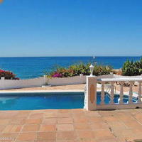 Вилла на первой линии моря/озера в Испании, Андалусия, 550 кв.м.