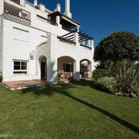 Апартаменты на первой линии моря/озера в Испании, Андалусия, 155 кв.м.