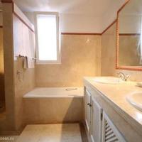 Квартира на первой линии моря/озера в Испании, Андалусия, 139 кв.м.