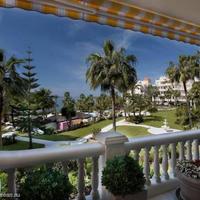 Flat at the first line of the sea / lake in Spain, Andalucia, 580 sq.m.