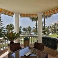 Flat at the first line of the sea / lake in Spain, Andalucia, 580 sq.m.