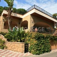 Вилла в Испании, Каталония, Льорет-де-Мар