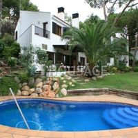 Villa in Spain, Catalunya, Girona, 260 sq.m.