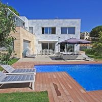 Вилла в Испании, Каталония, Льорет-де-Мар, 350 кв.м.