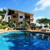 Вилла в Испании, Каталония, Льорет-де-Мар, 300 кв.м.