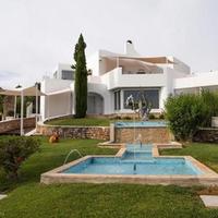 Villa in Spain, Balearic Islands, Barcelona, 330 sq.m.