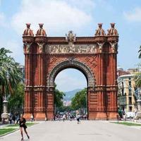 Доходный дом в центре города в Испании, Каталония, 726 кв.м.