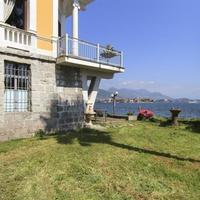 Вилла на первой линии моря/озера в Италии, Варезе, 758 кв.м.