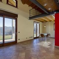 Villa in Italy, Varese, 422 sq.m.