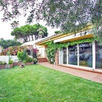 Вилла в Испании, Каталония, Льорет-де-Мар, 160 кв.м.