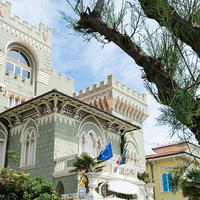 Отель (гостиница) в Италии, Пиза, 1050 кв.м.