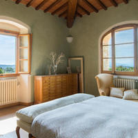 Дом в Италии, Пьенца, 2840 кв.м.