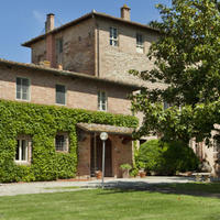 Отель (гостиница) в Италии, Пьенца, 1150 кв.м.