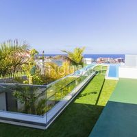 Villa in Spain, Canary Islands, Santa Cruz de Tenerife, 369 sq.m.