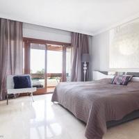 Penthouse at the first line of the sea / lake in Spain, Andalucia, 400 sq.m.