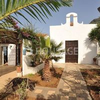 Вилла в Испании, Канарские Острова, Санта-Крус-де-Тенерифе, 400 кв.м.