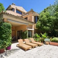 Дом в Испании, Андалусия, 821 кв.м.