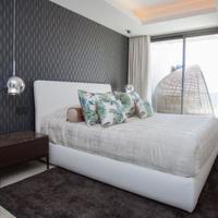 Penthouse at the first line of the sea / lake in Spain, Andalucia, 466 sq.m.