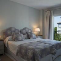 Квартира на первой линии моря/озера в Испании, Андалусия, 150 кв.м.