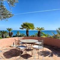 Пентхаус на первой линии моря/озера в Испании, Андалусия, 641 кв.м.