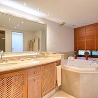 Пентхаус на первой линии моря/озера в Испании, Андалусия, 641 кв.м.