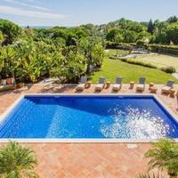Villa at the second line of the sea / lake, in the suburbs in Portugal, Albufeira, 497 sq.m.