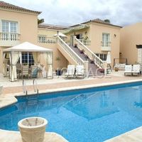 Вилла в Испании, Канарские Острова, Санта-Крус-де-Тенерифе, 160 кв.м.