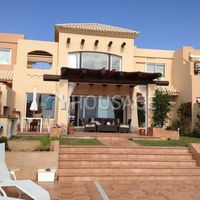 Вилла в Испании, Канарские Острова, Санта-Крус-де-Тенерифе, 120 кв.м.